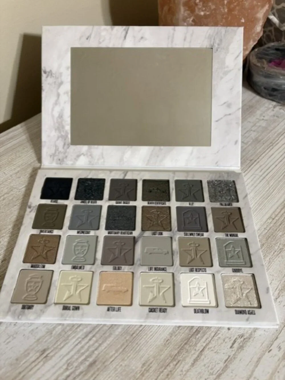 Jeffree Star Cosmetic Cremated Eyeshadow Palette 24 Shade Gothic Grayscale Vegan